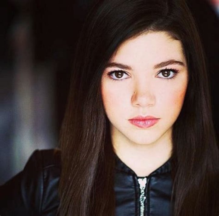 Alisha Newton Height, Weight, Measurements, Bra Size, Shoe Size