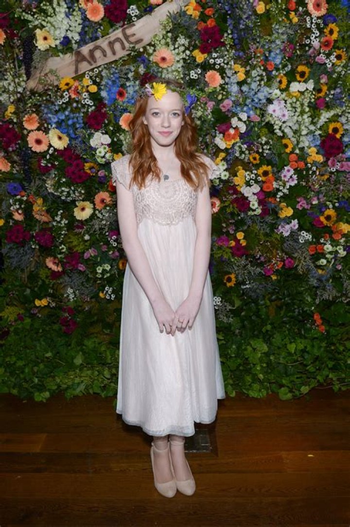 Amybeth McNulty