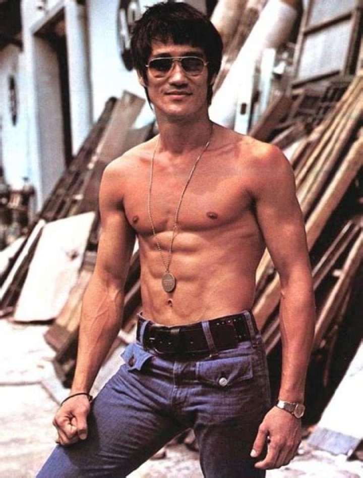 Bruce Lee Height, Weight, Body Measurements, Shoe Size