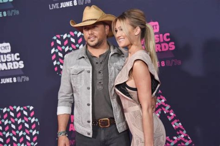 Jason Aldean Height, Weight, Body Measurements, Shoe Size