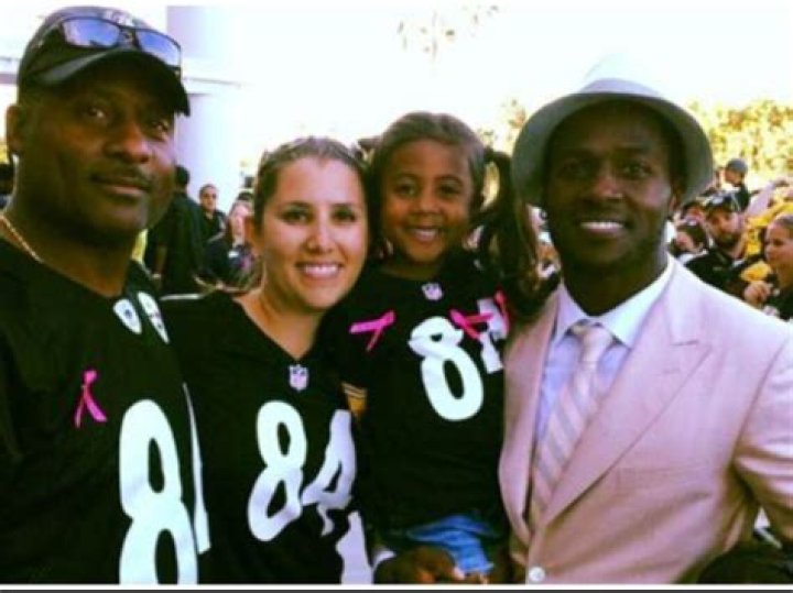 Who are Antonio Brown’s Family and Parents? Meet His Father Eddie Brown and Mother, Adrianne Moss